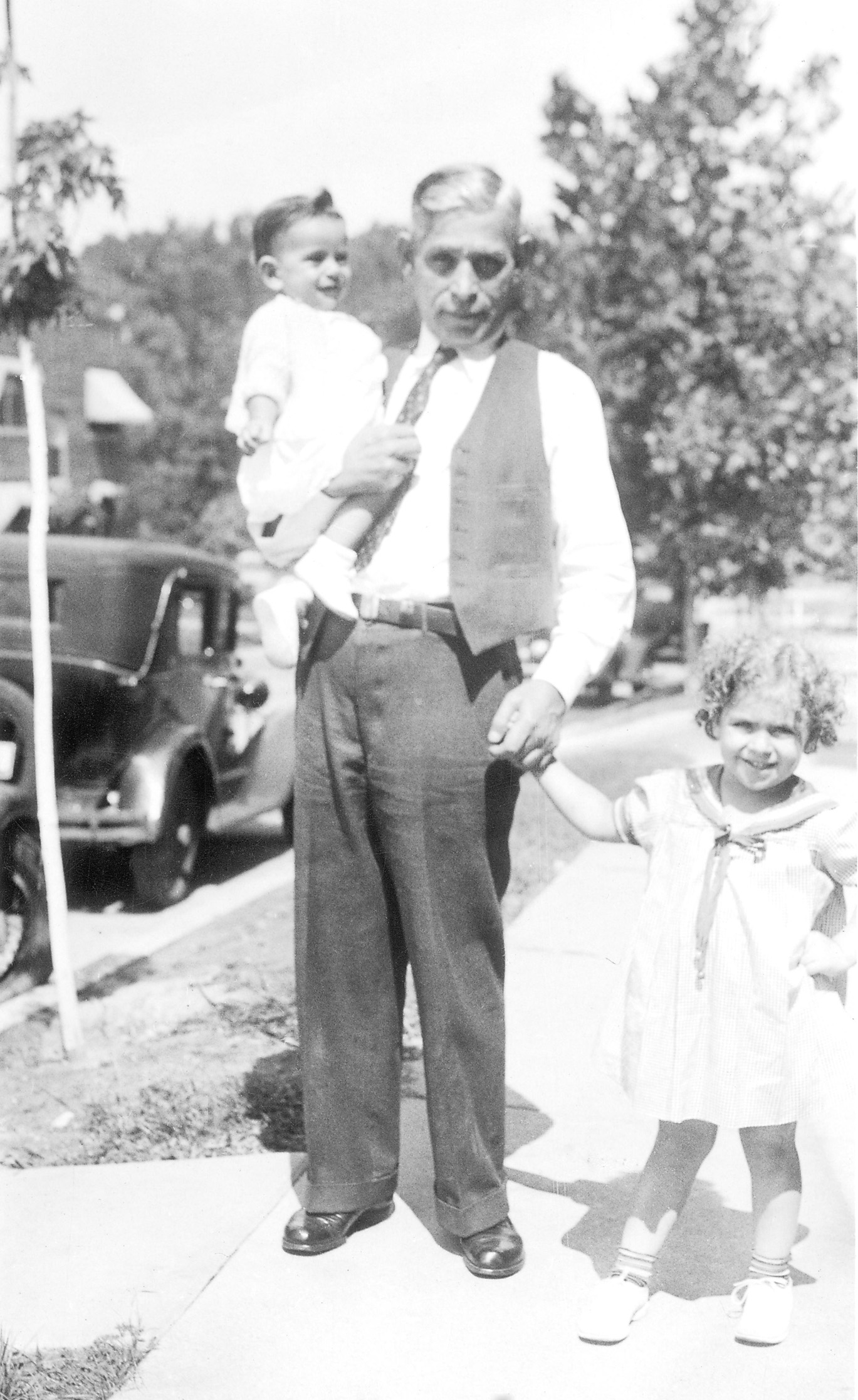 1934 Sept. 9 Max Nelson & grandchildren